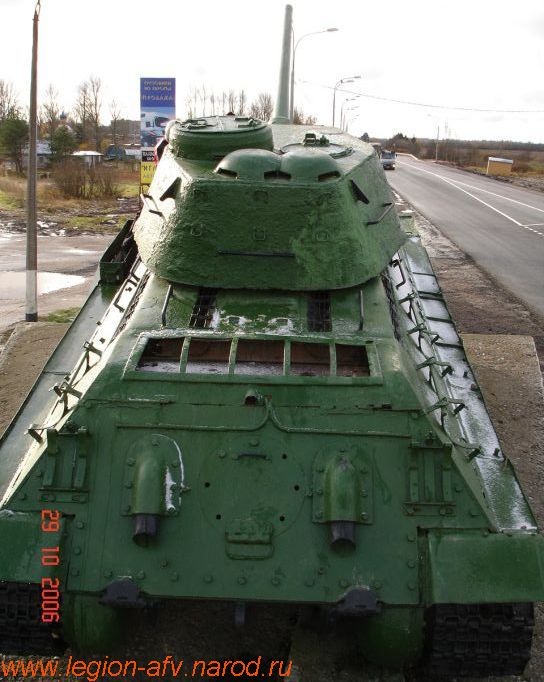 T-34-85_Podberezie_016.JPG